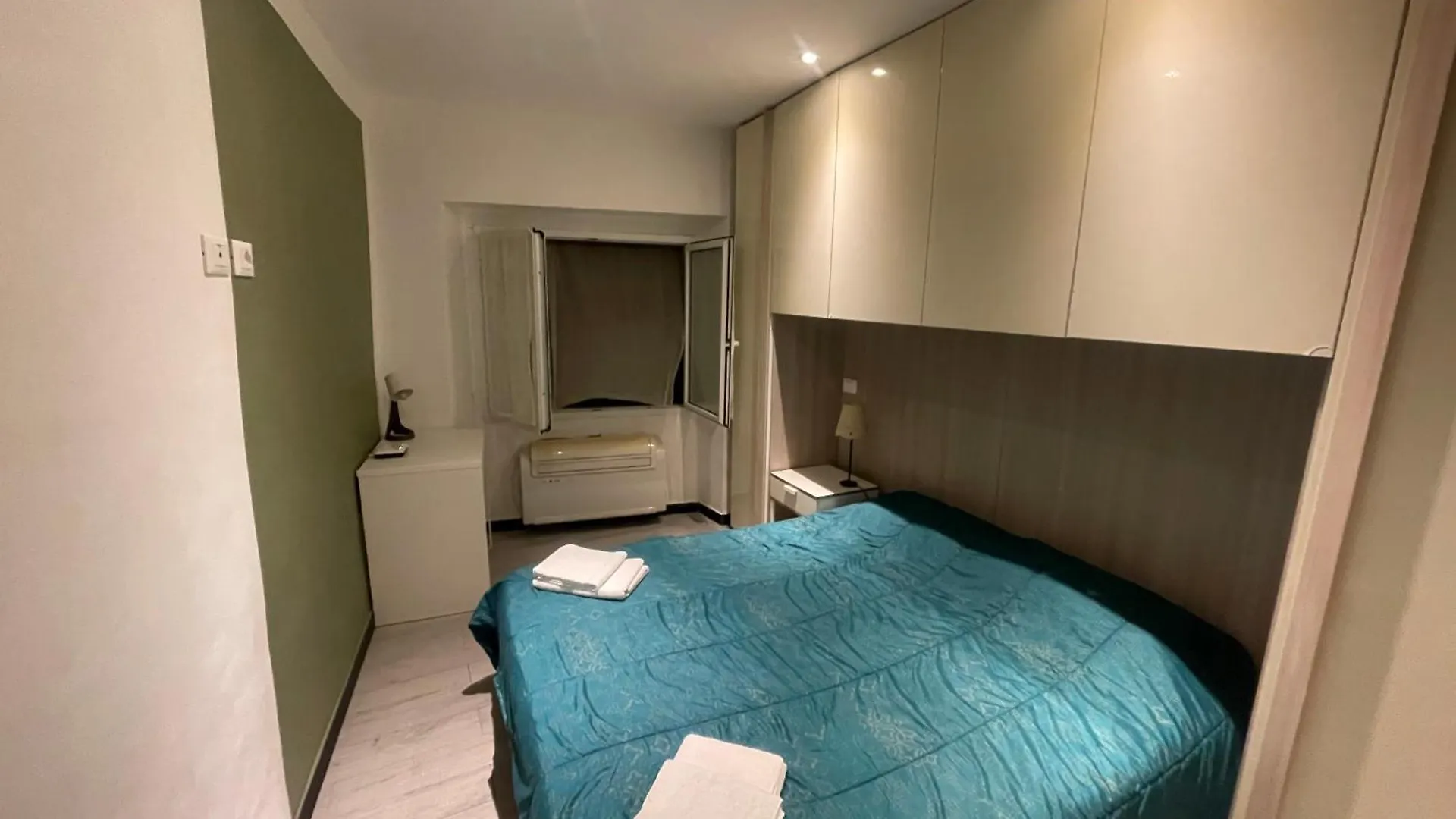 Center And Aquarium Apartment Genoa Italy